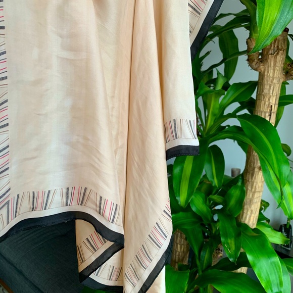 Beautiful silk square scarf, never wore, brand new - Picture 3 of 3